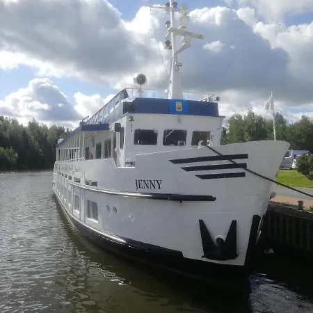 Kalustettu Kolmio Alfred Kokkola (Karleby)