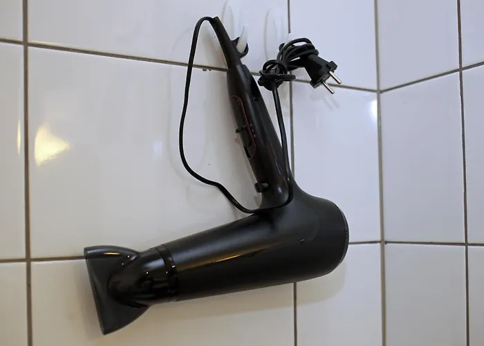 Kalustettu Kolmio Alfred